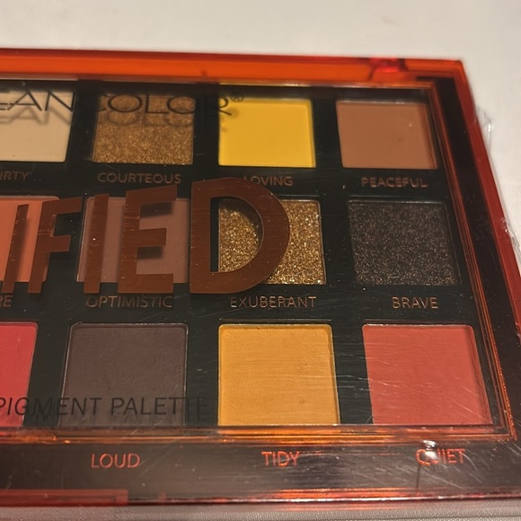 Kleancolor Orange Case 18-Color Eyeshadow Palette Versatile manufacturer seated - Picture 4 of 8